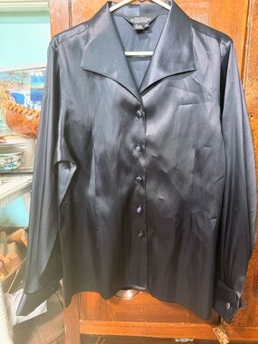 J. Peterman Women's 100% Silk Black Button Down With Cuffs Size 16 Preppy Old $